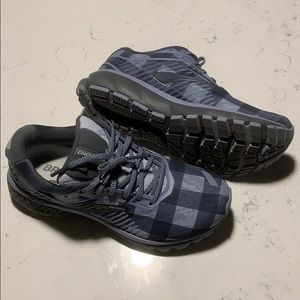 Brooks ghost 12 running shoes